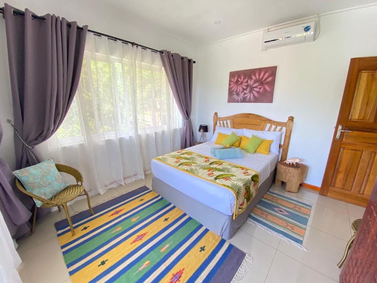 Dusk To Dawn Villa Victoria Exterior photo
